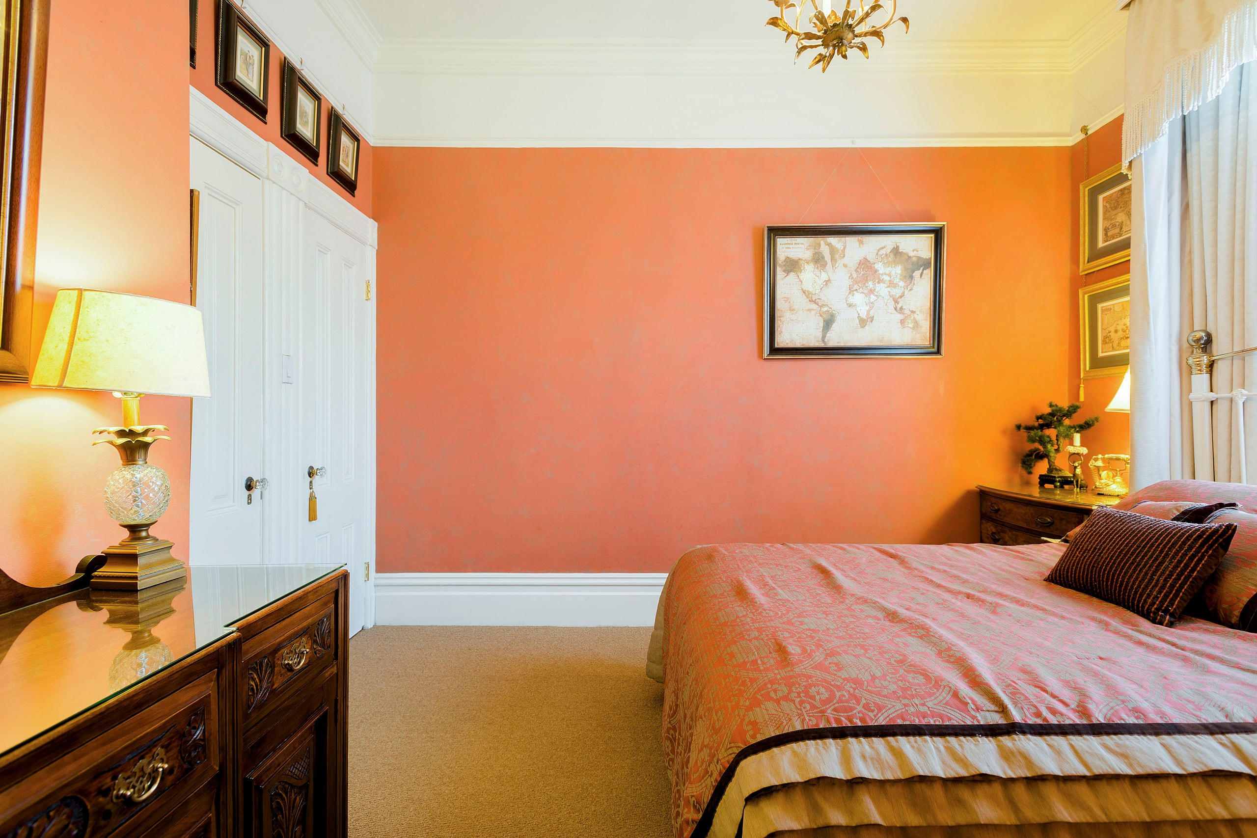 Home in San Francisco · ★4.85 · 4 bedrooms · 4 beds · 2 baths - Image 23