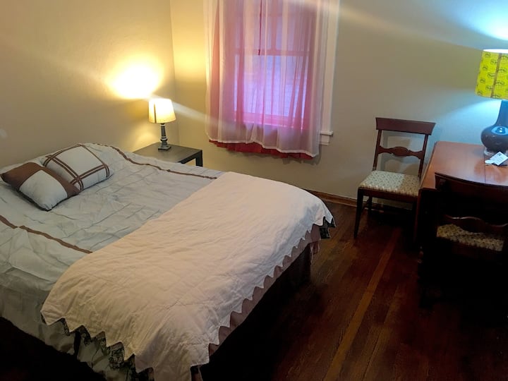 Charming West Akron Home ( Queen,  L1 )