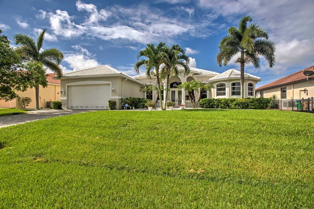 Boasting 2,325 square feet of living space, this gorgeous property features an open concept floor plan and excellent natural lighting.