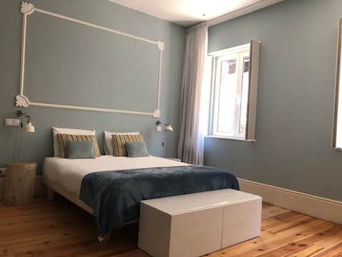 Successful Airbnb property: Exclusive Charming House by the sea - 5 bedrooms in Matosinhos