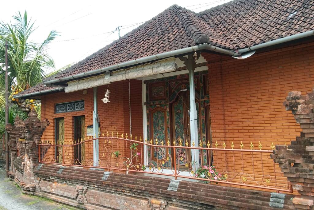 Family Room House with garden and ricefield view