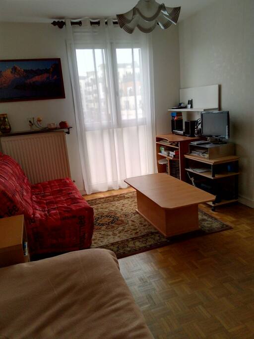 The bedroom with a doublebed , Wifi and flatscreen on the desk