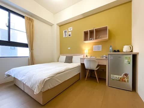[The best] Yizhong Street is full!Large room with large window + balcony ~