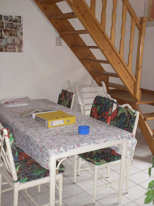 Eetkamer 1e verdieping