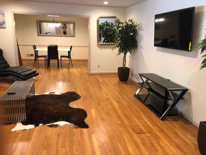 Large Buckhead Home 20 People 10 Queens 3 Kitchen Wifi - Atlanta, GA