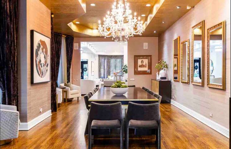 Chicago Luxury Home Gold Coast Best Location gallery image 4