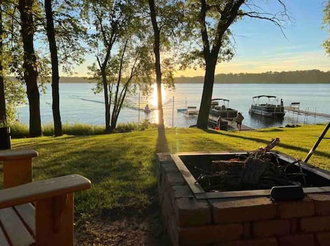 Cozy Lakeside Cabin-Sunset Views-All 4 Seasons