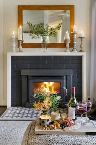 Stunning Red Hill Property 15 Acres, Sleeps 8-10