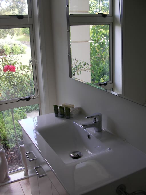 Bedroom 4 Ensuite.