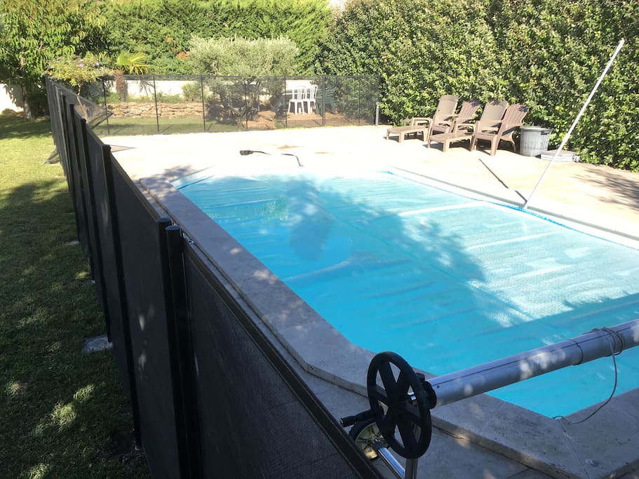 barrière sécurité normes européennes
piscine L=7,5m l=3,5m. prof=1,5m