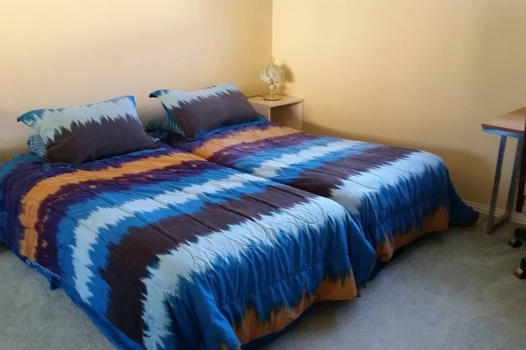 Beds can be separated or pushed together