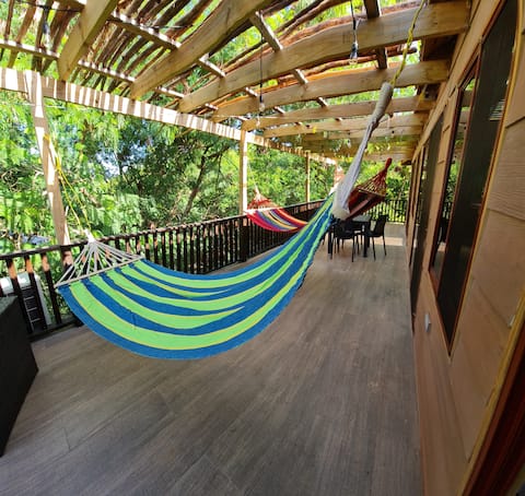 Ocean View 2 Br in Trees on the Cliffs, fast WIFI