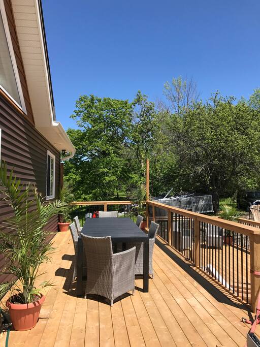 One rear deck