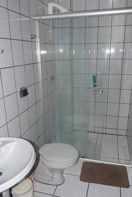 Banheiro do quarto de casal