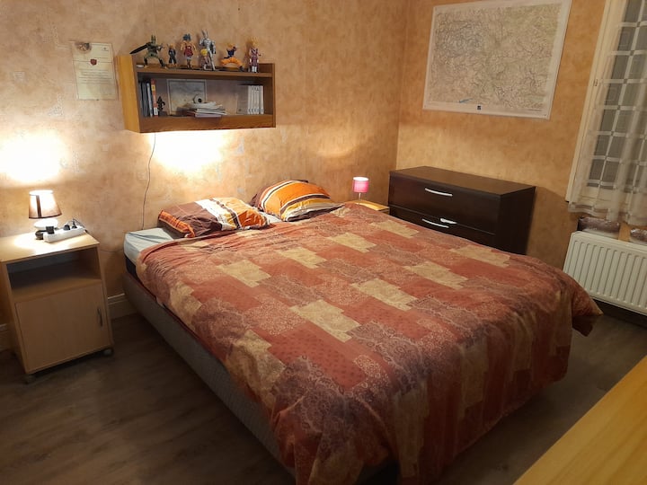 Habitación n°2 con cama de matrimonio (160x200)