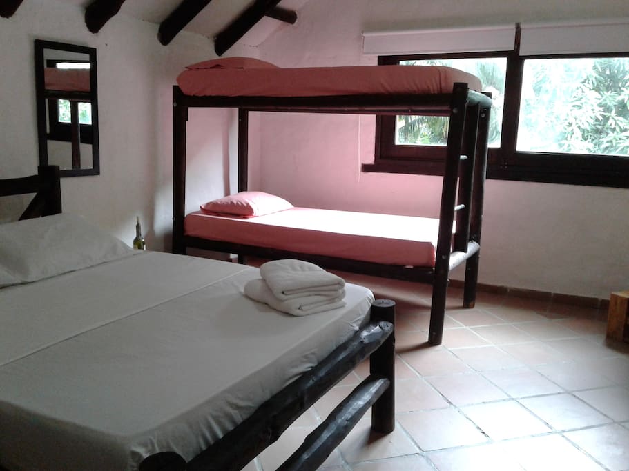 Habitacion 2 con vista al jardin