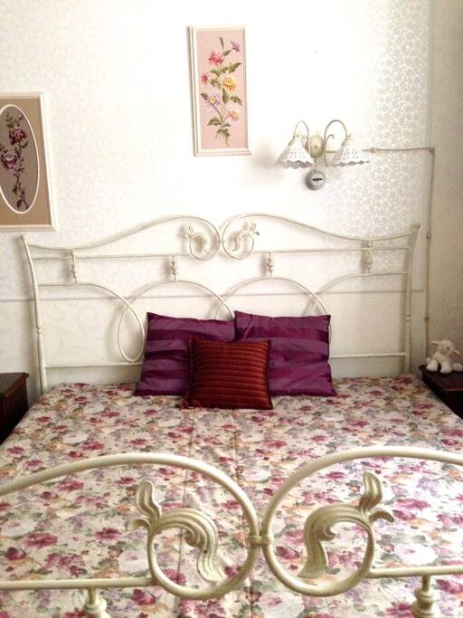 Master bedroom, king size bed