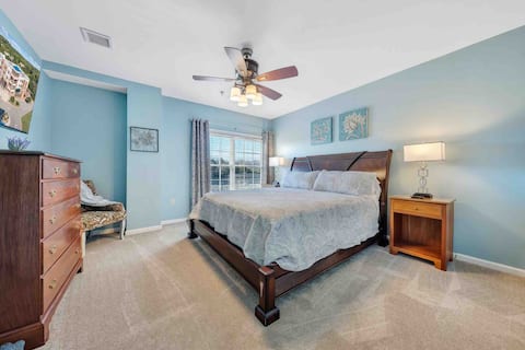 Spacious 1 king bedroom WiFi on-site restaurant