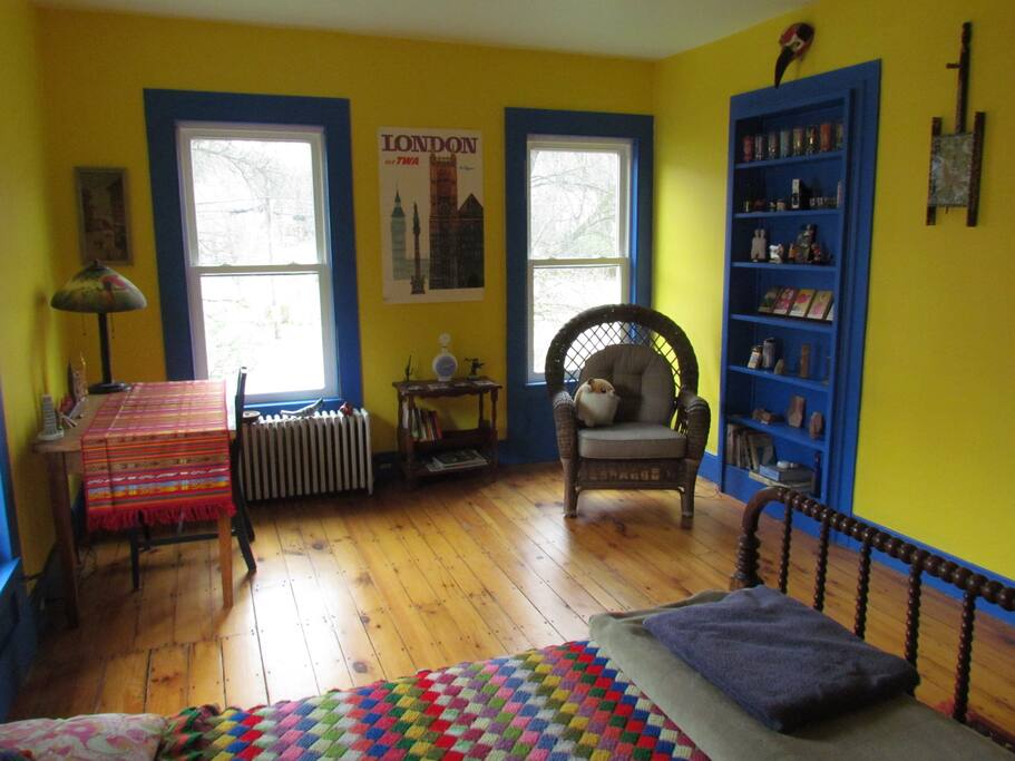 Room to read and write.