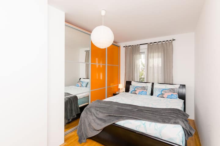 VEĽKÁ MANŽELSKÁ POSTEĽ (180 CM x 200 CM)