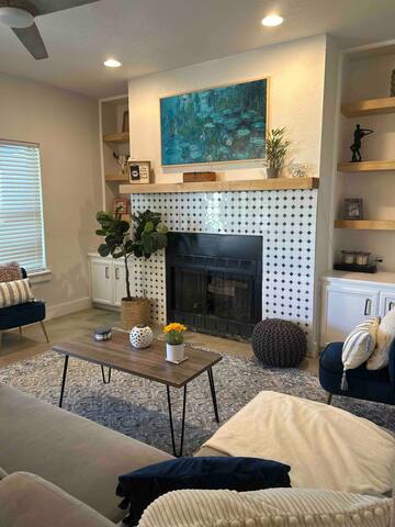 Chic 2 Bedroom Clarksville Condo gallery image 2