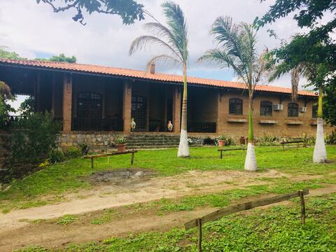 House in Gravatá 1000 m2 Farm with 7 rooms.