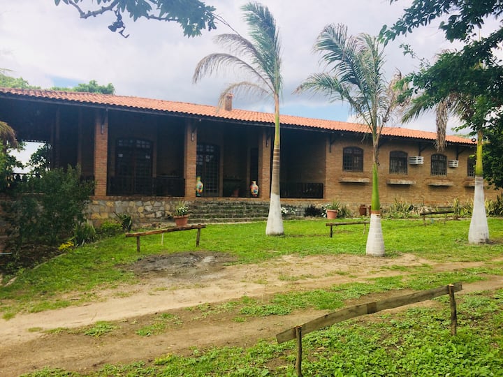 House in Gravatá 1000 m2 Farm with 7 bedrooms.