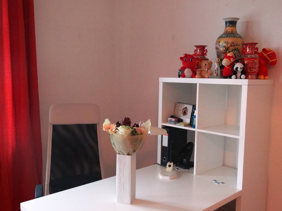 Laptop friendly area