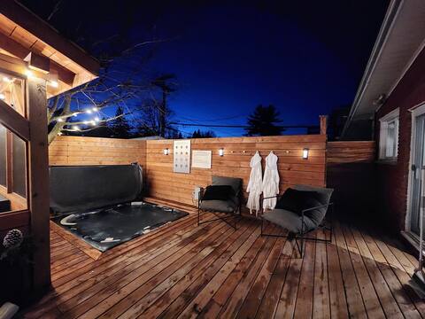 8minutes to downtown Ottawa Pvt. HOT TUB sleeps 10