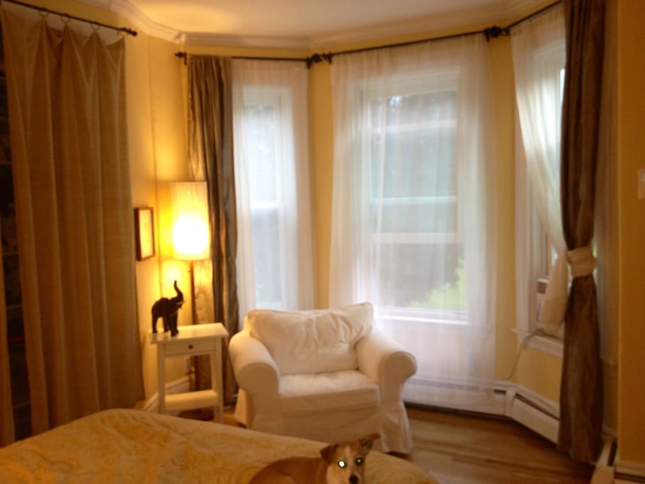 Master Bedroom (Queen)