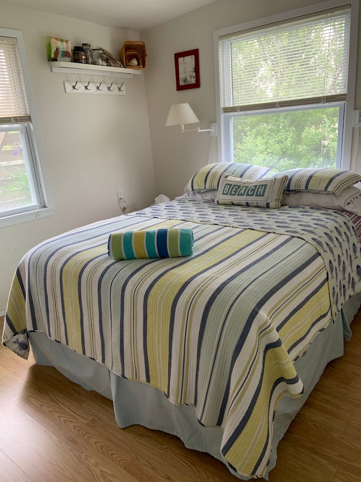 Chumba cha kulala 2 na kitanda cha ukubwa wa malkia