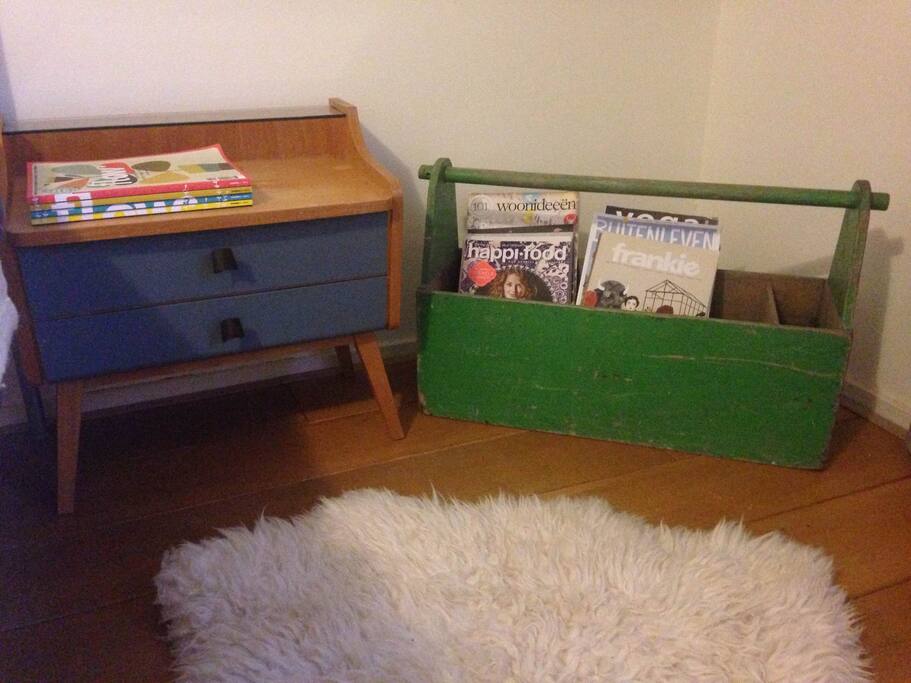 Lots of magazines to read.