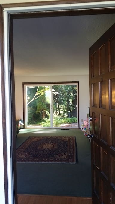 Enterning front door into living room.