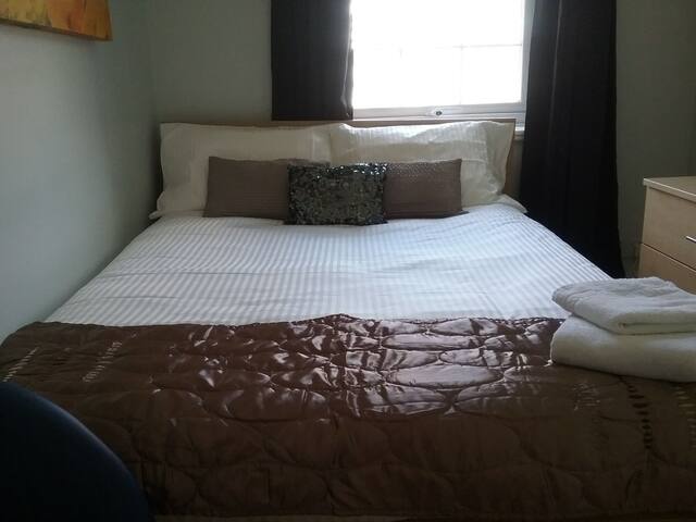 GREAT double bedroom  "KINGS CROSS,   ST PANCRAS "