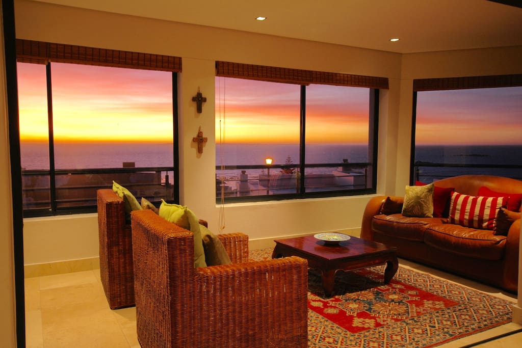 The sunroom/ Braai room overlooking Big Bay and Robben Island