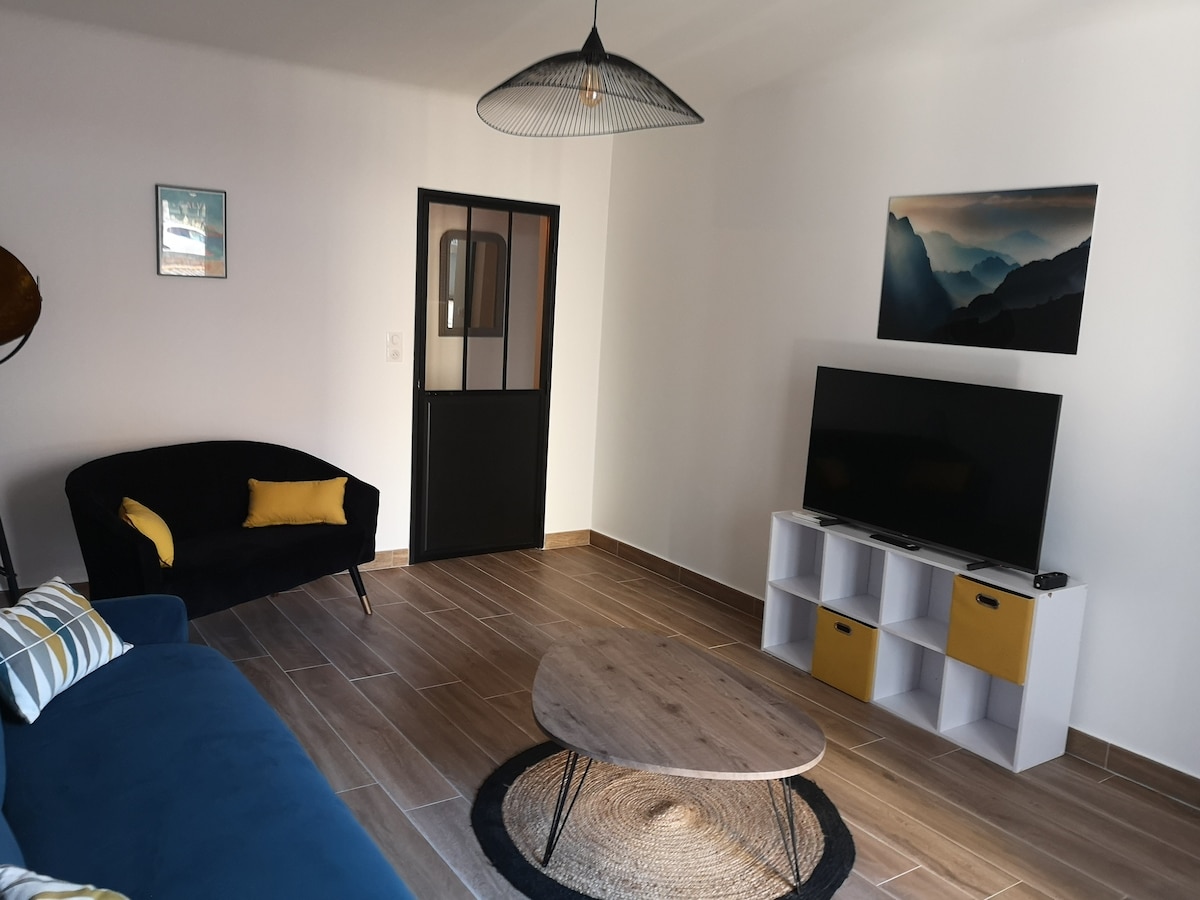 Successful Airbnb property: Beautiful T3 in the heart of Propriano. in Propriano