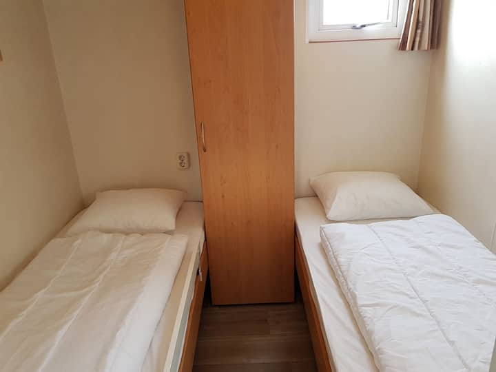 غرفة نوم صغيرة