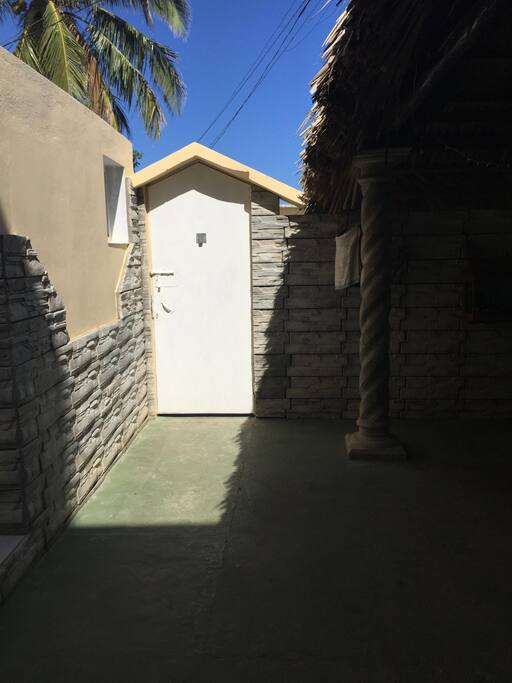 Entrada Independiente a las Habitaciones