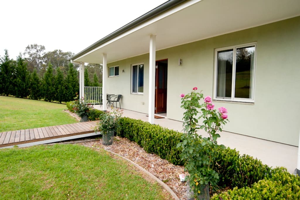 Hills View Cottage
Sleeps 2 Couples