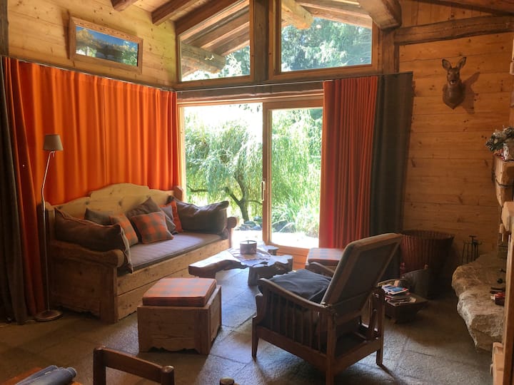 起居室的沙发变了……/客厅的沙发可以转换……