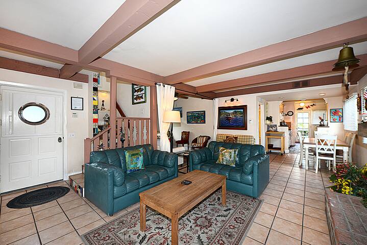 Incredible Island Vacation Home, Min Away from gallery image 5