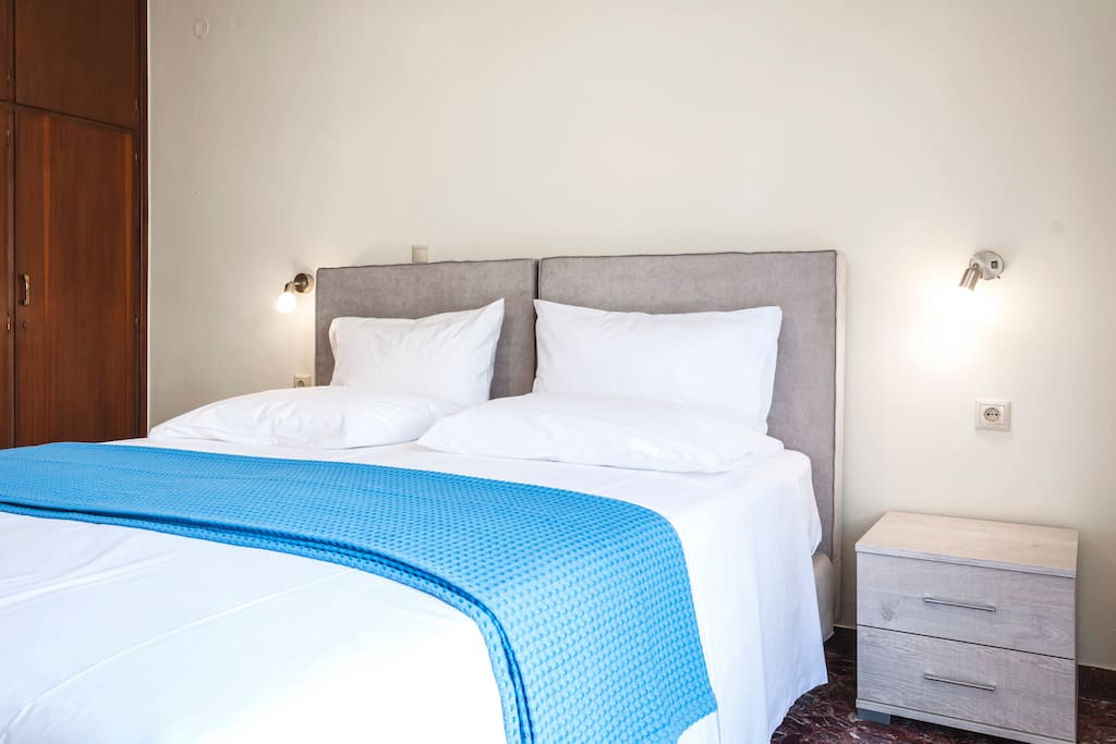 1rst bedroom