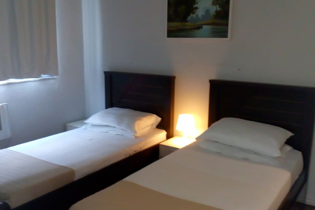 twin bedroom