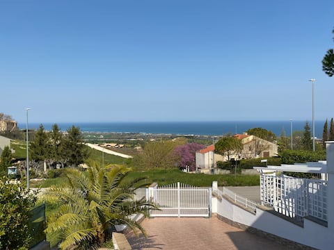 Family villa in Potenza Picena