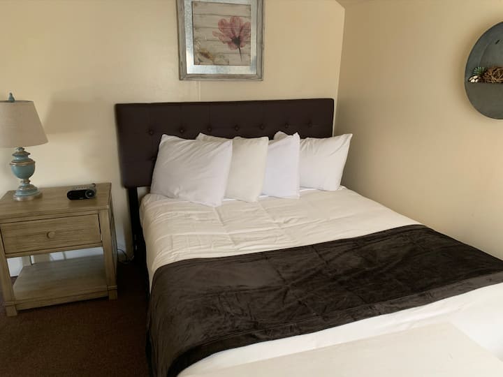 Second upstairs bedroom with double bed