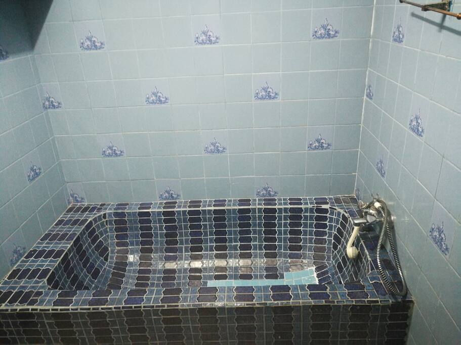 bath tub