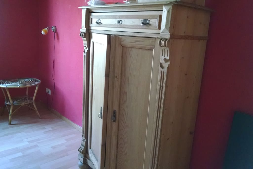 Ein wenig Platz um Kleidung zu verstauen