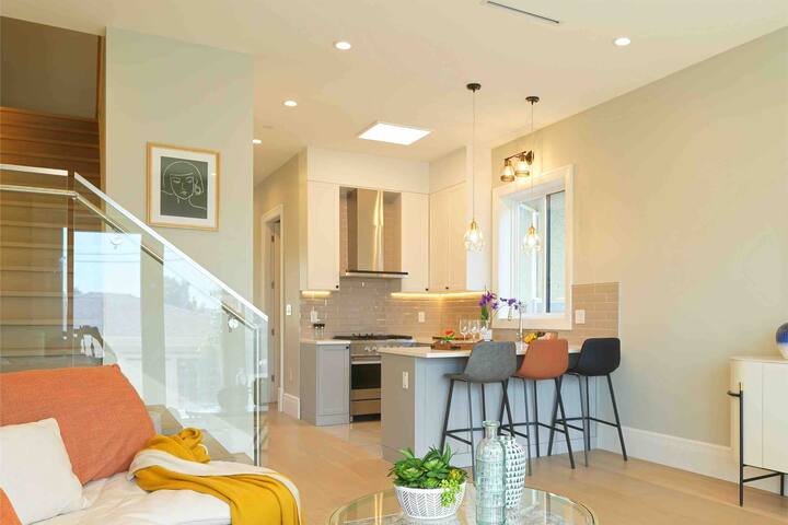 New Lovely four-room Duplex House-1628 gallery image 3