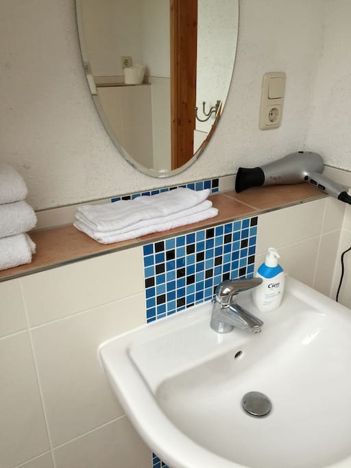 separates Gäste WC
