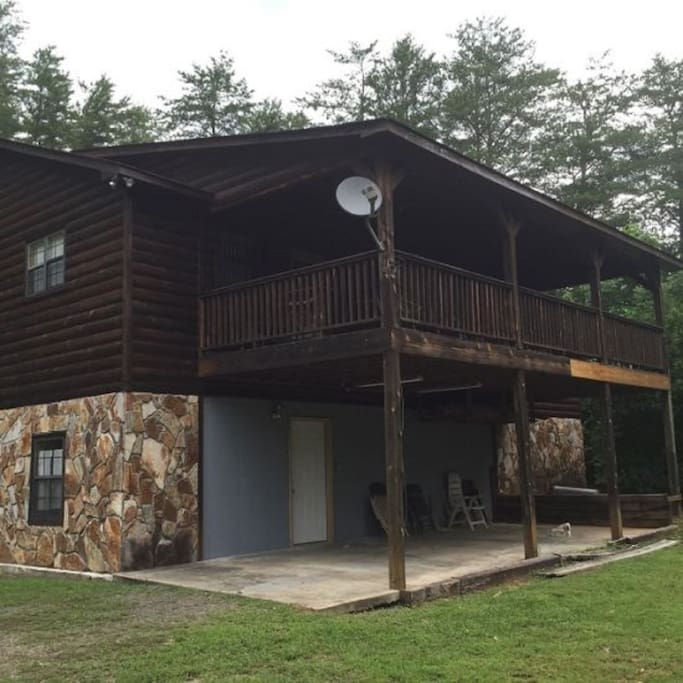Exterior-Ocoee River cabin rentals